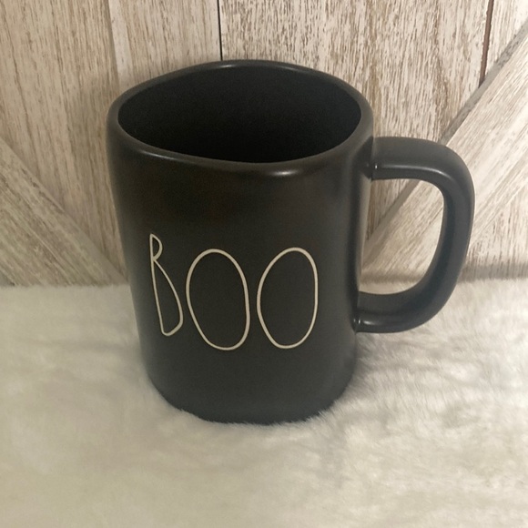 Rae Dunn Boo Mug - Picture 1 of 2